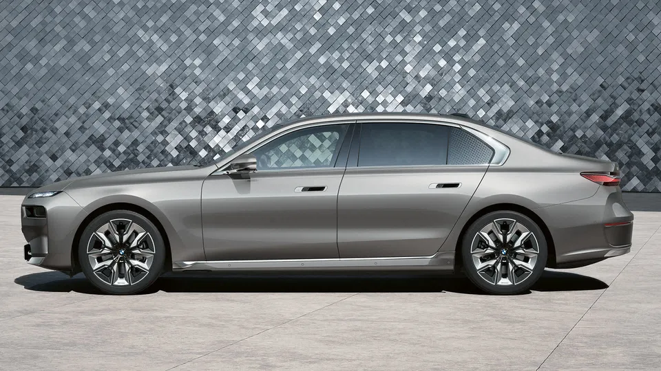 BMW i7, official image