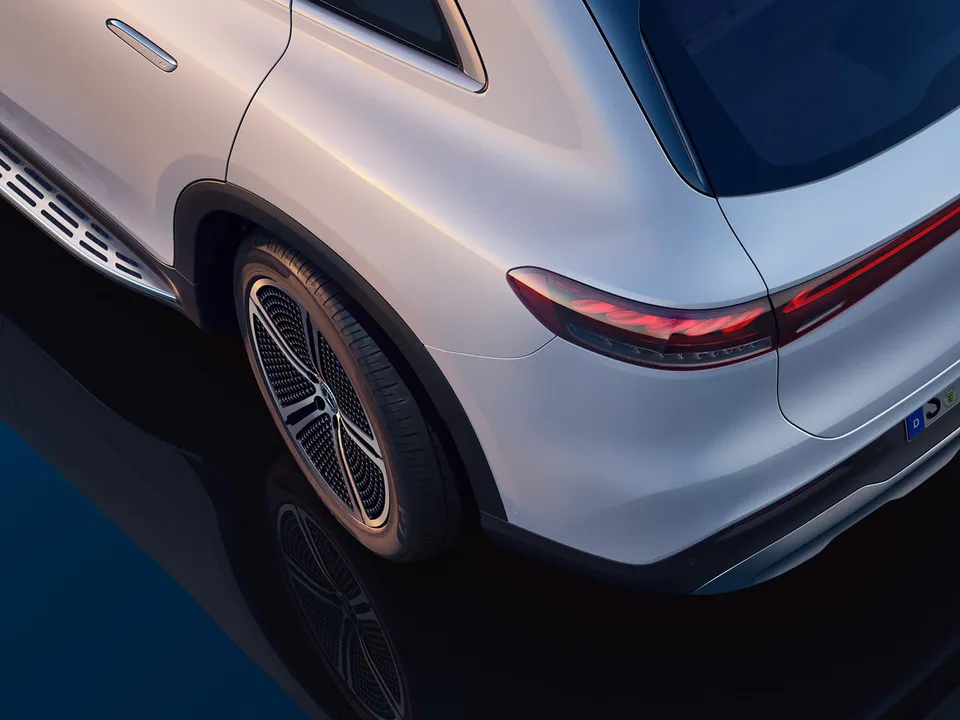 Mercedes-Benz EQS SUV, official image